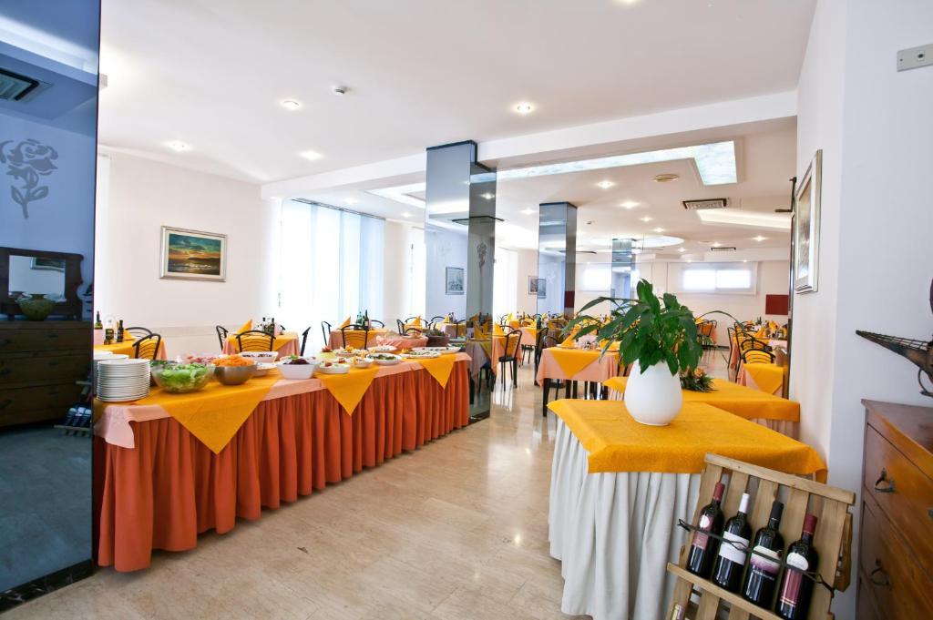 Hotel Thea Беллария-Иджеа-Марина Экстерьер фото